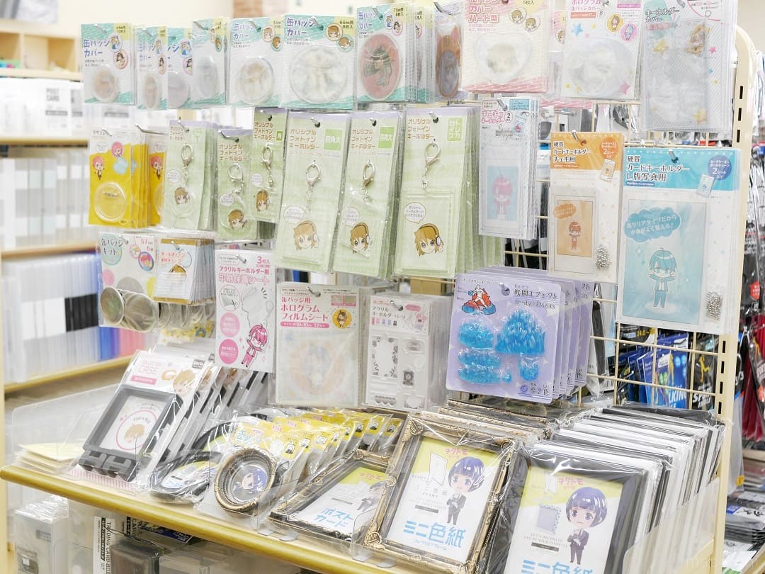 そんなお悩みを持つすべての推し活女子に朗報です！今、100円ショップのセリアでは、ALL110円とは思えないほどハイクオリティで可愛い推し活グッズが大豊作です♡