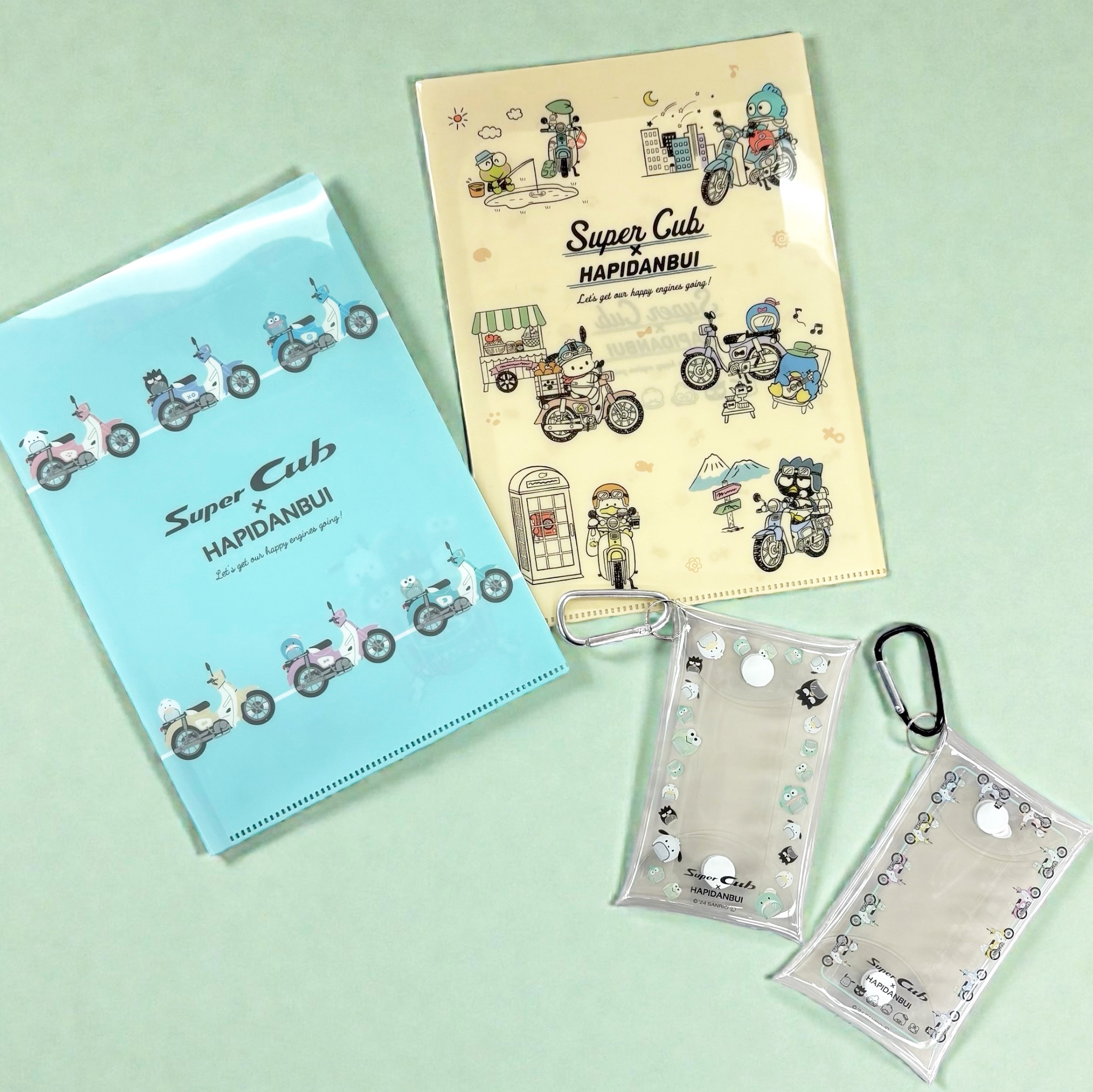 セリア　ファイル／カラビナ付きクリアケース