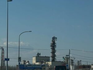 ゴジラタワー、日本製紙跡セリア、無印良品、ジョイフルタウンあすの天気、風と波イマソラ、ベランダ、気温3.0℃、湿度77%、釧路只今の気温